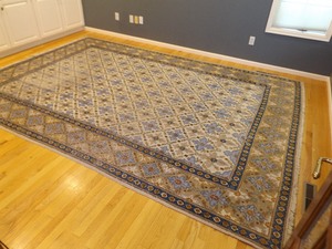 lot 86 image: Hand Knotted HEAVY Wool Persian Keshan Rug