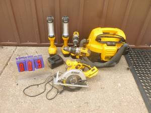lot 3 image: Dewalt 18 volt assorted tool kit. Includes Lights,Drill,Impact,Saw as well as 4 batteries & charger. Tested & works. As shown.