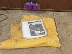 lot 4 image: Qty of 2 welding blankets. 1 is new 1 is used. As shown.