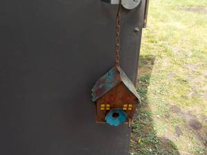 lot 5 image: Metal Birdhouse...