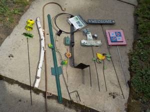 lot 11 image: Outdoor Summer Dcor...