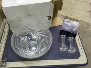 lot 20 image: Fifth Avenue Crystal Bowl and Mikas...