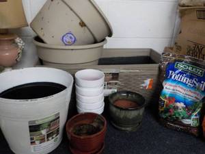lot 21 image: Self Watering Planter Pots and more...