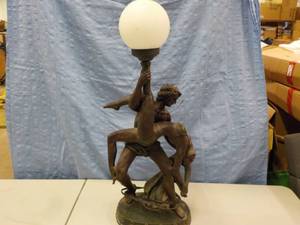 lot 36 image: Art Deco Lamp tested and works 31...