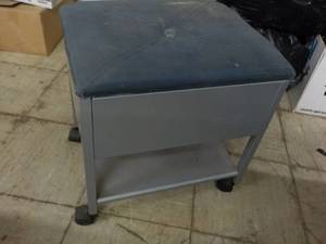 lot 42 image: Stool on Wheels with Storage 17 x 1...