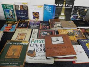 lot 43 image: Box of Books...