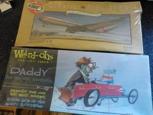 lot 55 image: Air Fix DH Coment 4 B and Weirdo-oh...