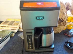 lot 64 image: Better Homes and Garden Coffee Pot...