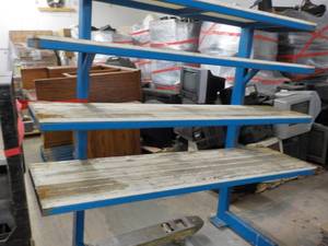 lot 152 image: Metal Shelving 4 shelves 6 ft W x 2...