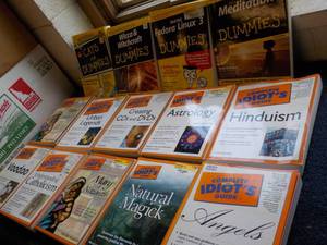 lot 79 image: Complete Idiots Guide Books and mor...
