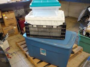 lot 86 image: 4 Storage Tubs- 3 with Covers 1 is...
