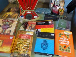 lot 88 image: Asian Lot...