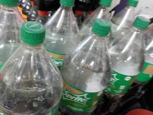 lot 177 image: 8 - 2 Liter Bottles Sprite Ginger...