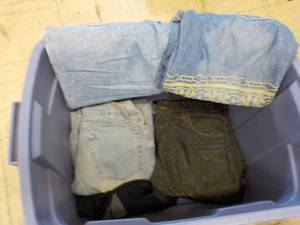 lot 208 image: Mens jeans Waist 32-34...