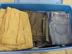 lot 209 image: Mens Jeans Size 31-36 waist and cl...