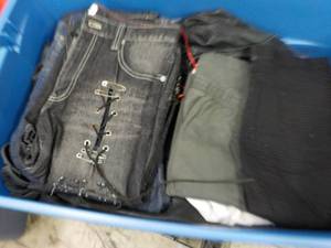 lot 210 image: Mens Jeans Size 31-36 waist and cl...