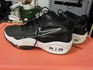 lot 211 image: Nike Air Tennis Shoes size 13 Mens...