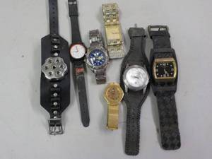 lot 235 image: Watches...