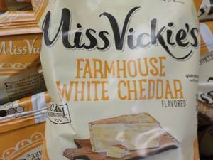 lot 287 image: Case of 64 Bags Miss Vickies Farmh...