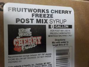 lot 320 image: 3 Gallon Fruitworks Cherry Freeze P...