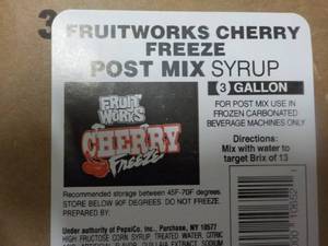 lot 321 image: 3 Gallon Sobe Lifewater Yumberry Po...