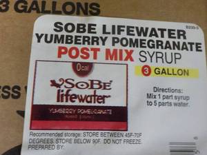 lot 323 image: 3 Gallon Sobe Lifewater Yumberry Po...