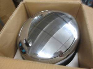 lot 17 image: Auto-Open 13-Gallon Trash Bin open ...