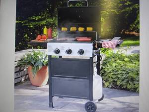 lot 25 image: Backyard Gas Grill open box Retail ...