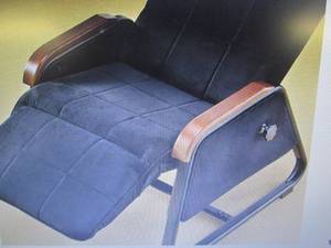 lot 51 image: Zero Gravity Chair open box Retail ...
