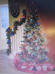 lot 79 image: 3-Piece Prelit Tree, Wreath and Gar...