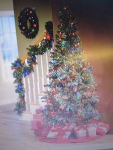 lot 80 image: 3-Piece Prelit Tree, Wreath and Gar...