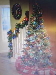 lot 81 image: 3-Piece Prelit Tree, Wreath and Gar...