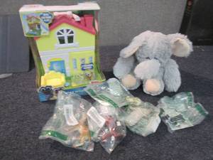 lot 233 image: Puppy Pals Playset, Small Animal Fi...
