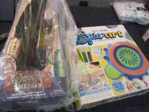 lot 287 image: Woody Doll, Spin Art Kit...