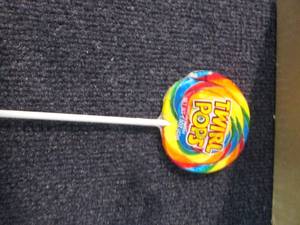 lot 312 image: Box of Twirl Pops Rainbow...