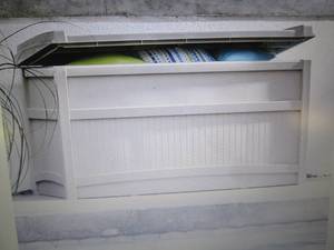 lot 160 image: Suncast Cushion Box open box Retail...
