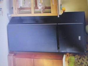 lot 175 image: Montgomery Ward 4.6 Cu. Ft. Black R...
