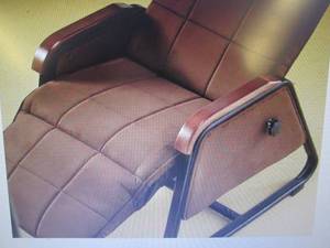 lot 178 image: Zero Gravity Chair open box Retail ...