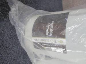 lot 208 image: 10 lb Vegetable Glycerin Z2...