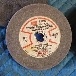 lot 25 image: Craftsman aluminum oxide grinding wheels