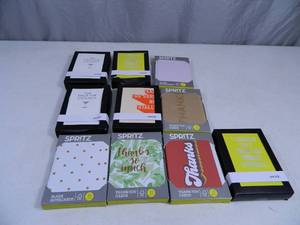 lot 25 image: 100 New Assorted Cards and Envelopes