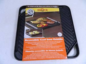 lot 47 image: New Reversible Cast Iron Griddle