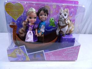 lot 76 image: New Disney Petite Rapunzel Giftset