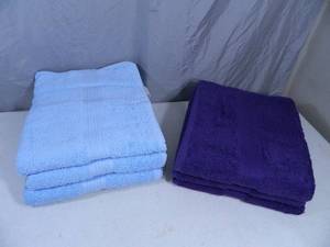 lot 129 image: 6 New Bath Towels