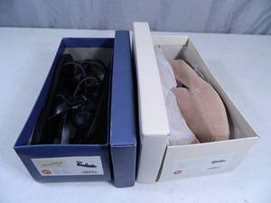 lot 143 image: 2 New Pair of Womens Size 7.5 Shoes