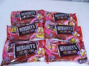 lot 148 image: 6 New 11 oz Bags of Hershey Minatures