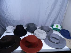 lot 156 image: Assortment of Hats