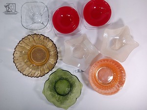lot 313 image: Assorted Vintage Glass Bowls and Plates