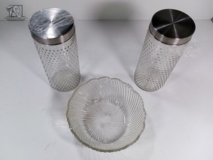 lot 332 image: 2 Eegant 67 oz glass jars and crystal glass salad bowl