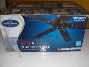 lot 17 image: Harbor Breeze Classic 52-in Matte Black Indoor Ceiling Fan (5-Blade)